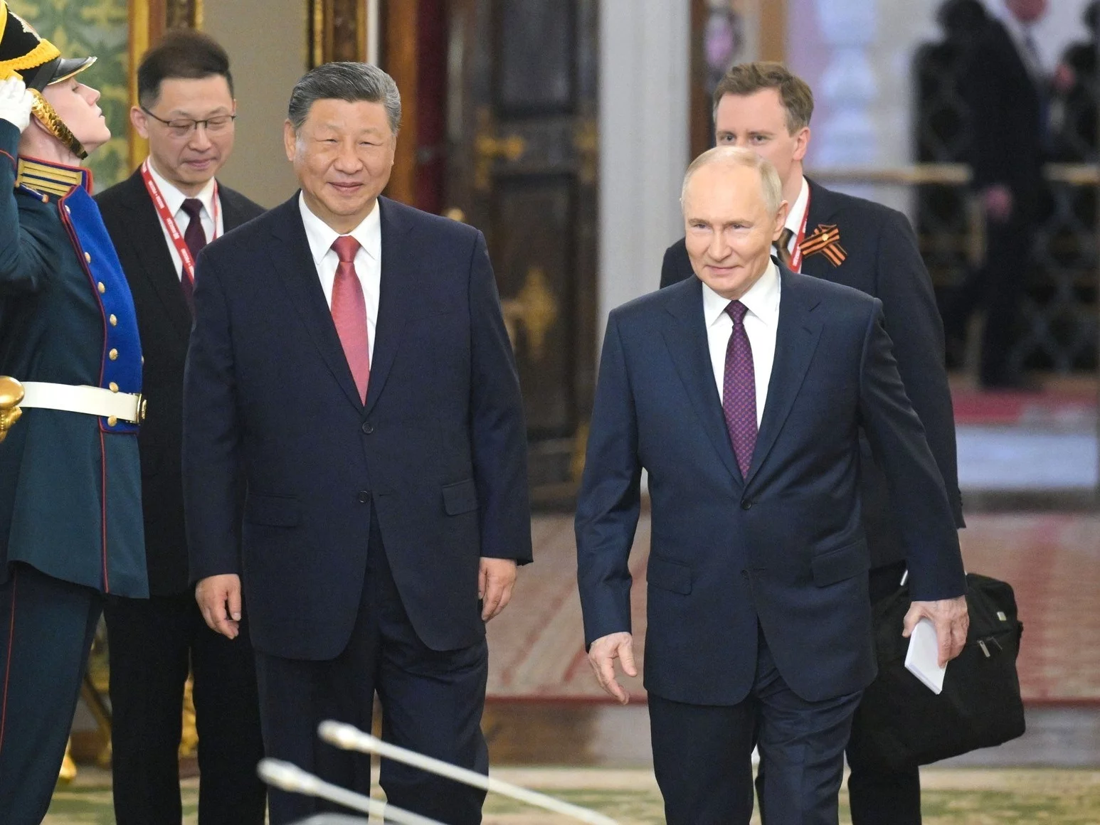 Sankcje Trumpa. Chiny wstrzymują import rosyjskiej ropy