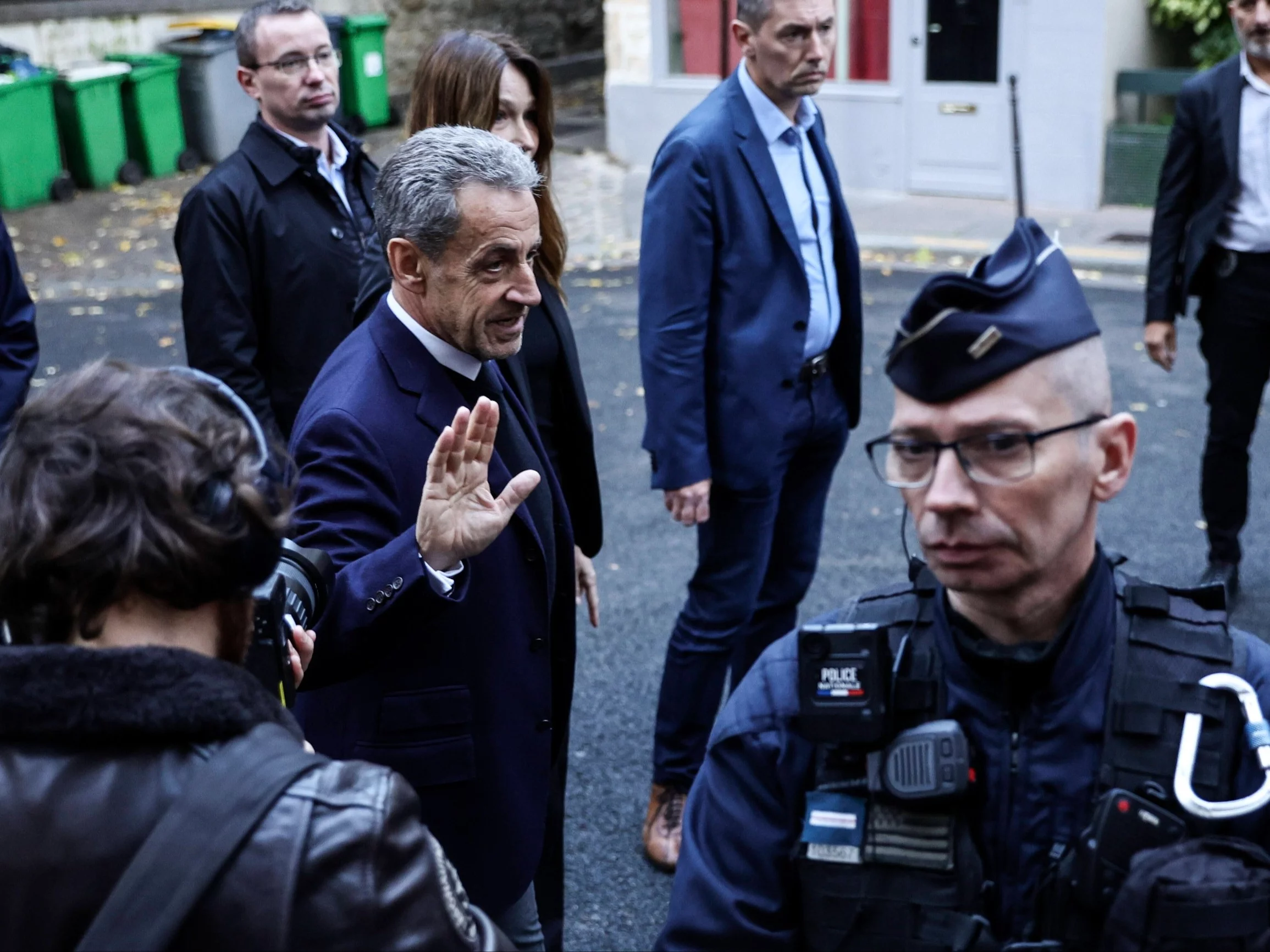 "Niezwykle rzadka" decyzja ws. Sarkozy'ego. Personel więzienny zaskoczony