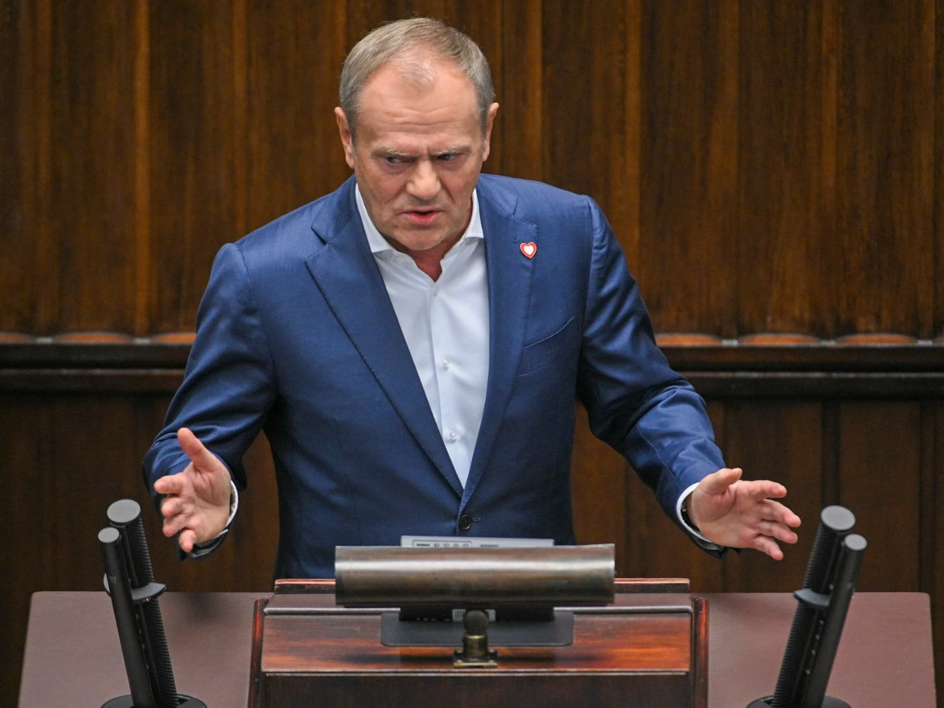 Tusk o haśle "wszystkich nas nie zamkniecie". "Pewnie nie, ale prace trwają"