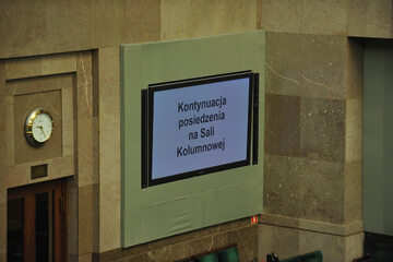 Sejm wznowił obrady na Sali Kolumnowej