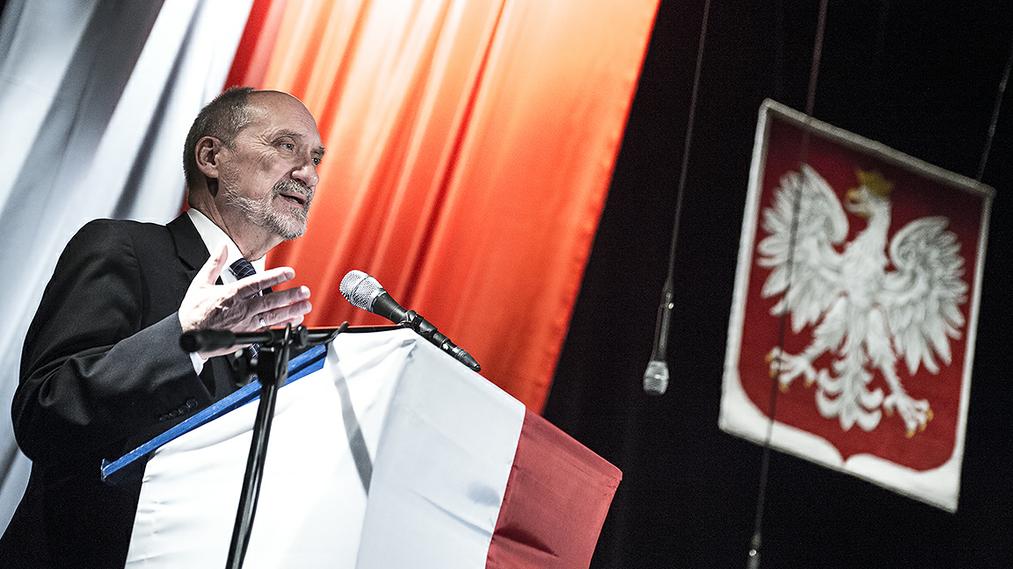 Antoni Macierewicz, szef MON