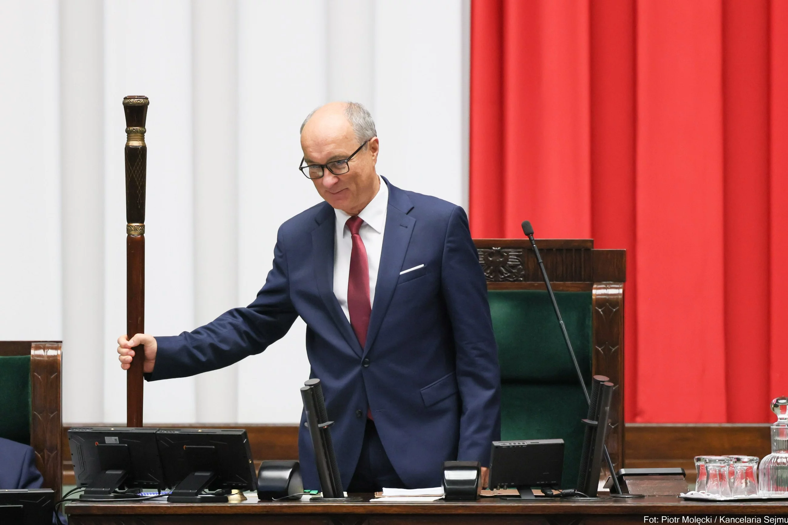 Towarzysz wprowadza w Sejmie nowe zasady. "My się śmiejemy"
