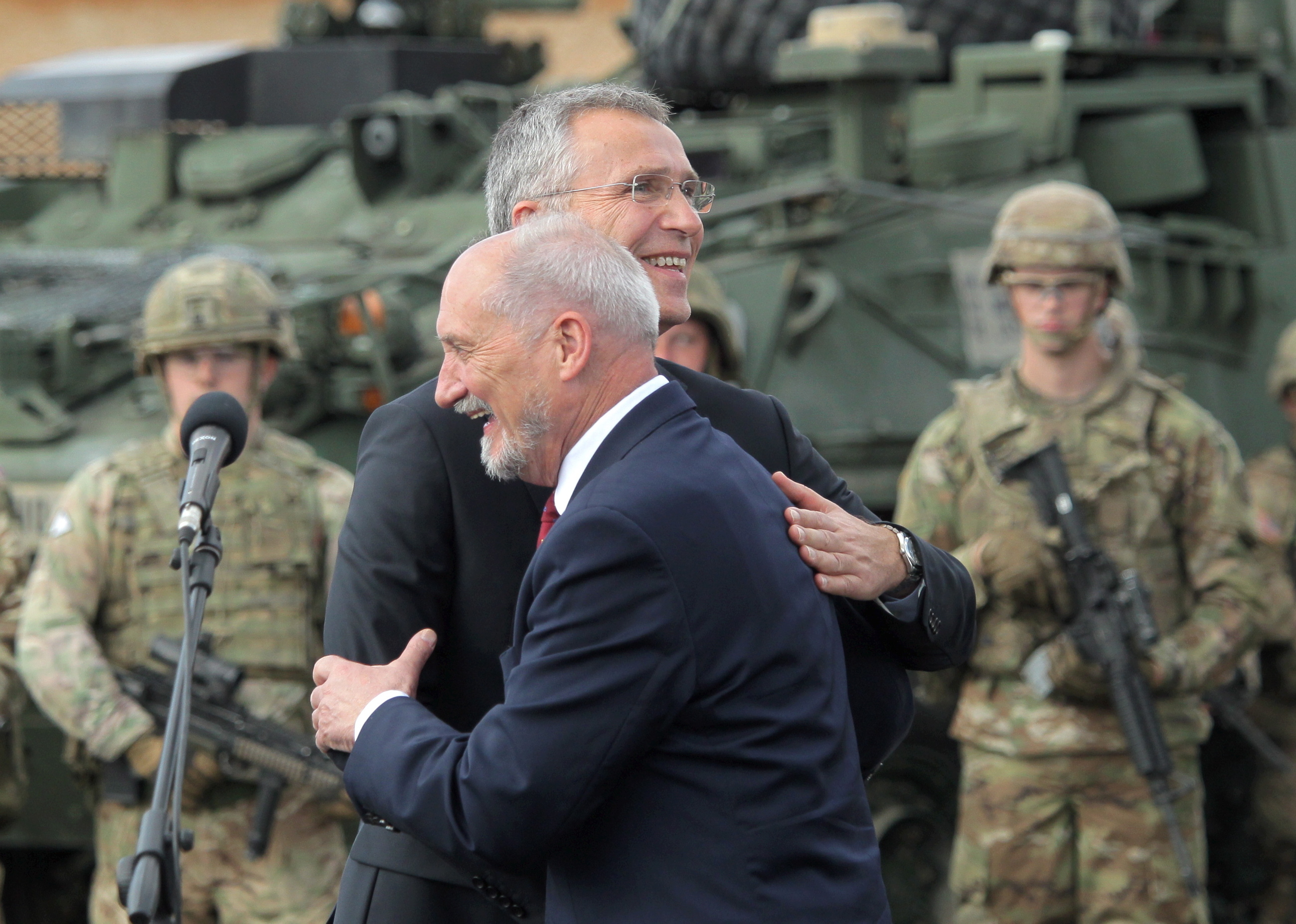 Jens Stoltenberg i Antoni Macierewicz
