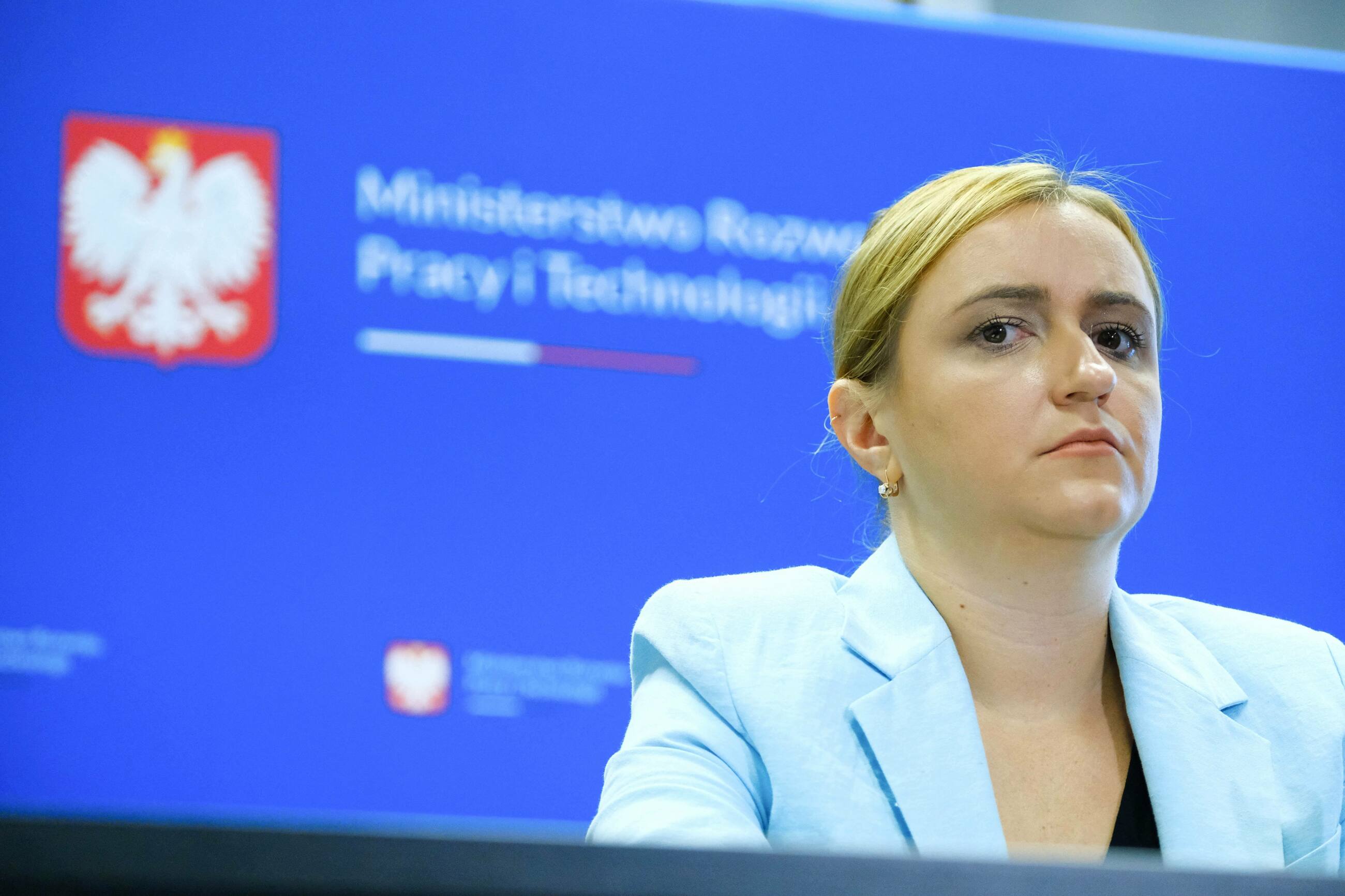 Wiceminister rozwoju, pracy i technologii Olga Semeniuk podczas konferencji prasowej w siedzibie MRPiT w Warszawie