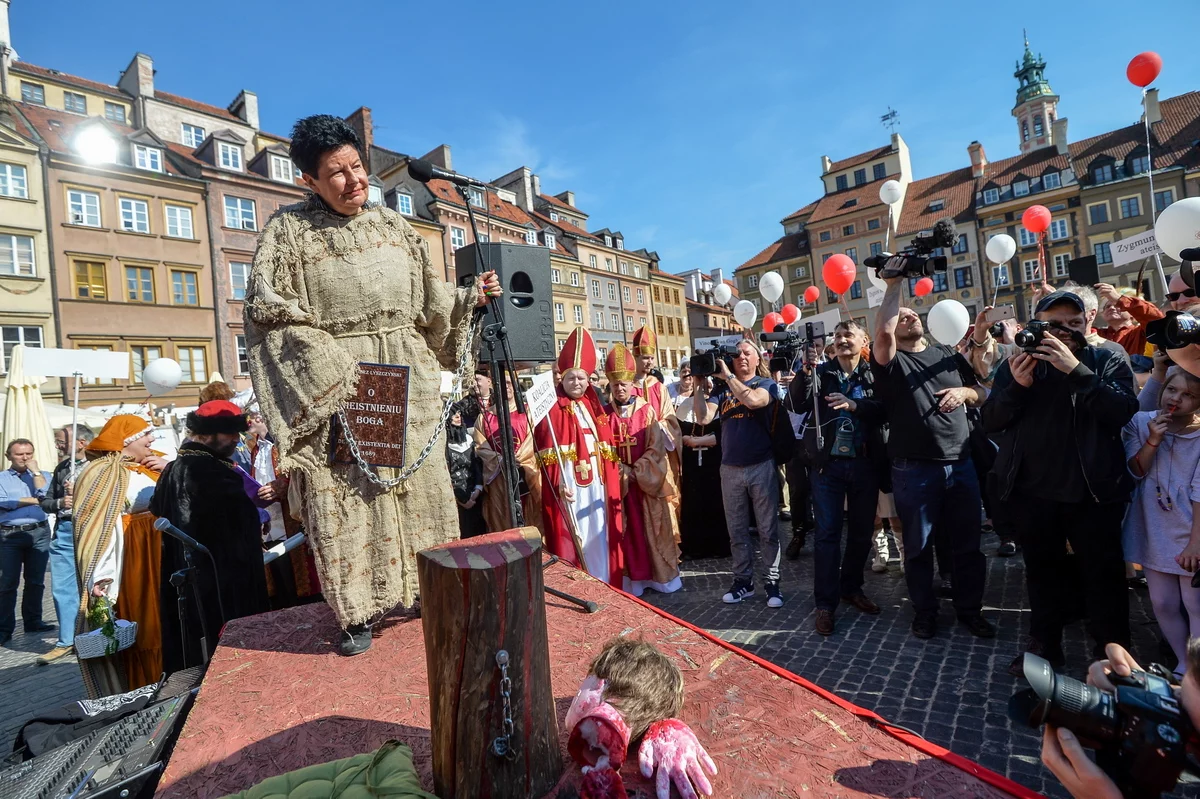 Marsz Ateistów zorganizowany w ramach obchodów Dni Ateizmu przeszedł ulicami Warszawy