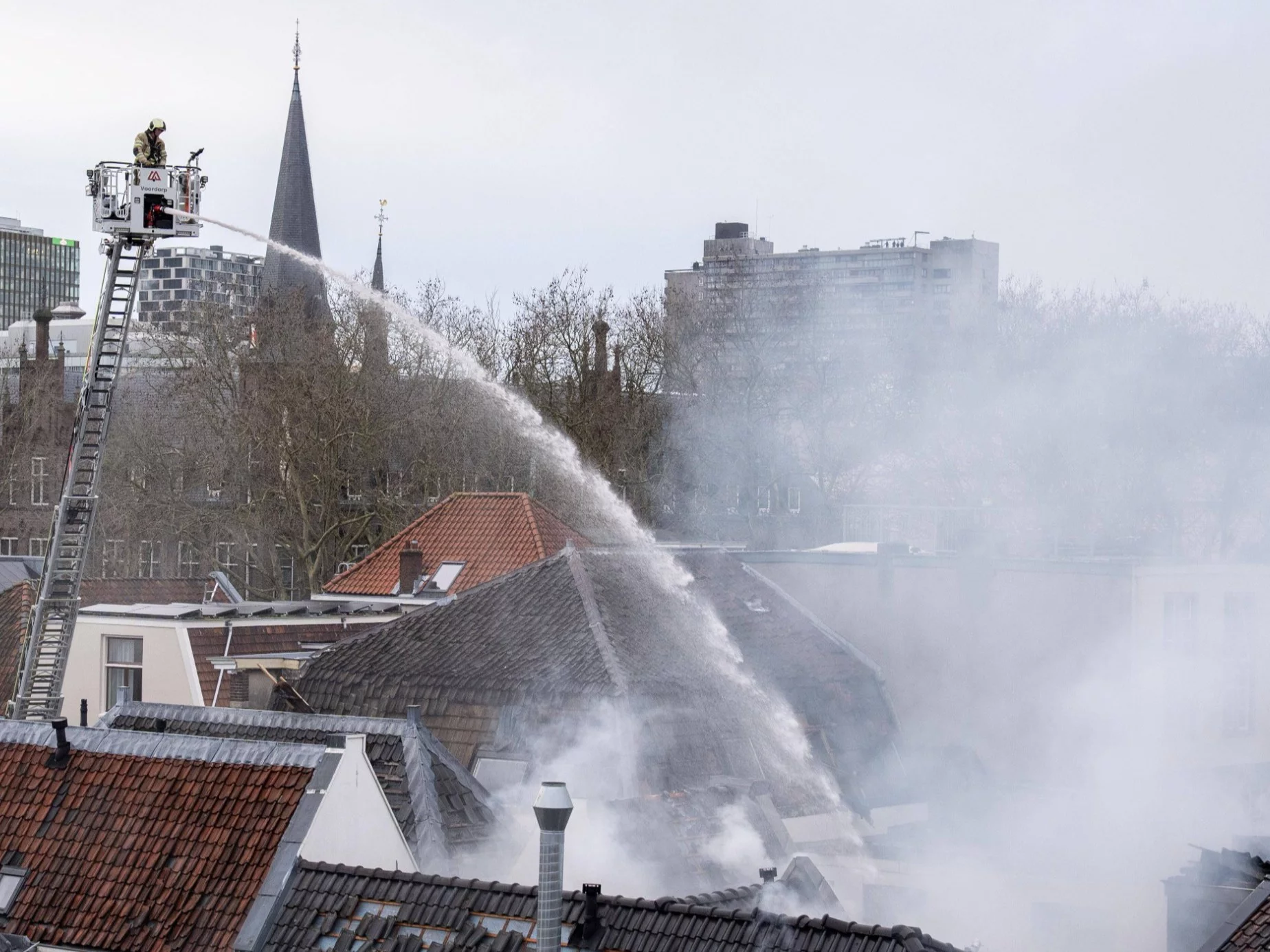 Seria eksplozji w Utrechcie. Wybuchł pożar