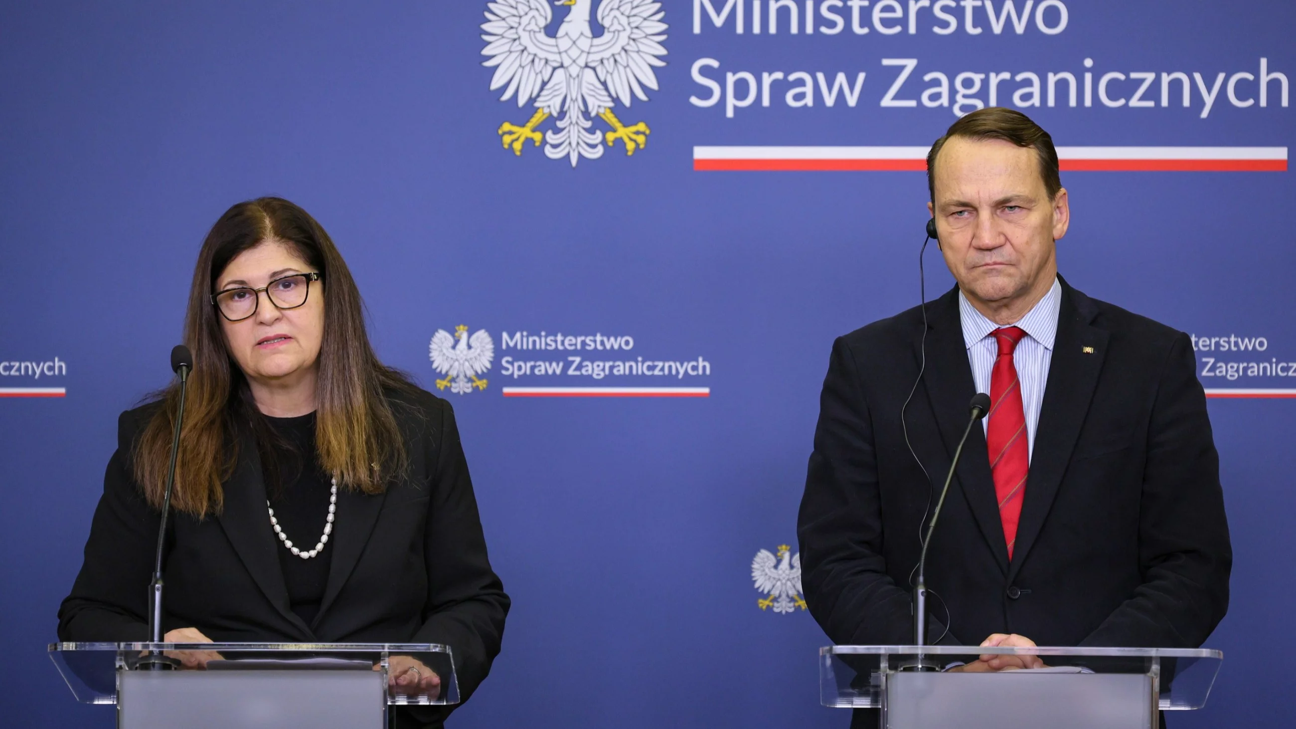 Wicepremier, minister spraw zagranicznych Radosław Sikorski i minister spraw zagranicznych Palestyny Varsen Aghabekian