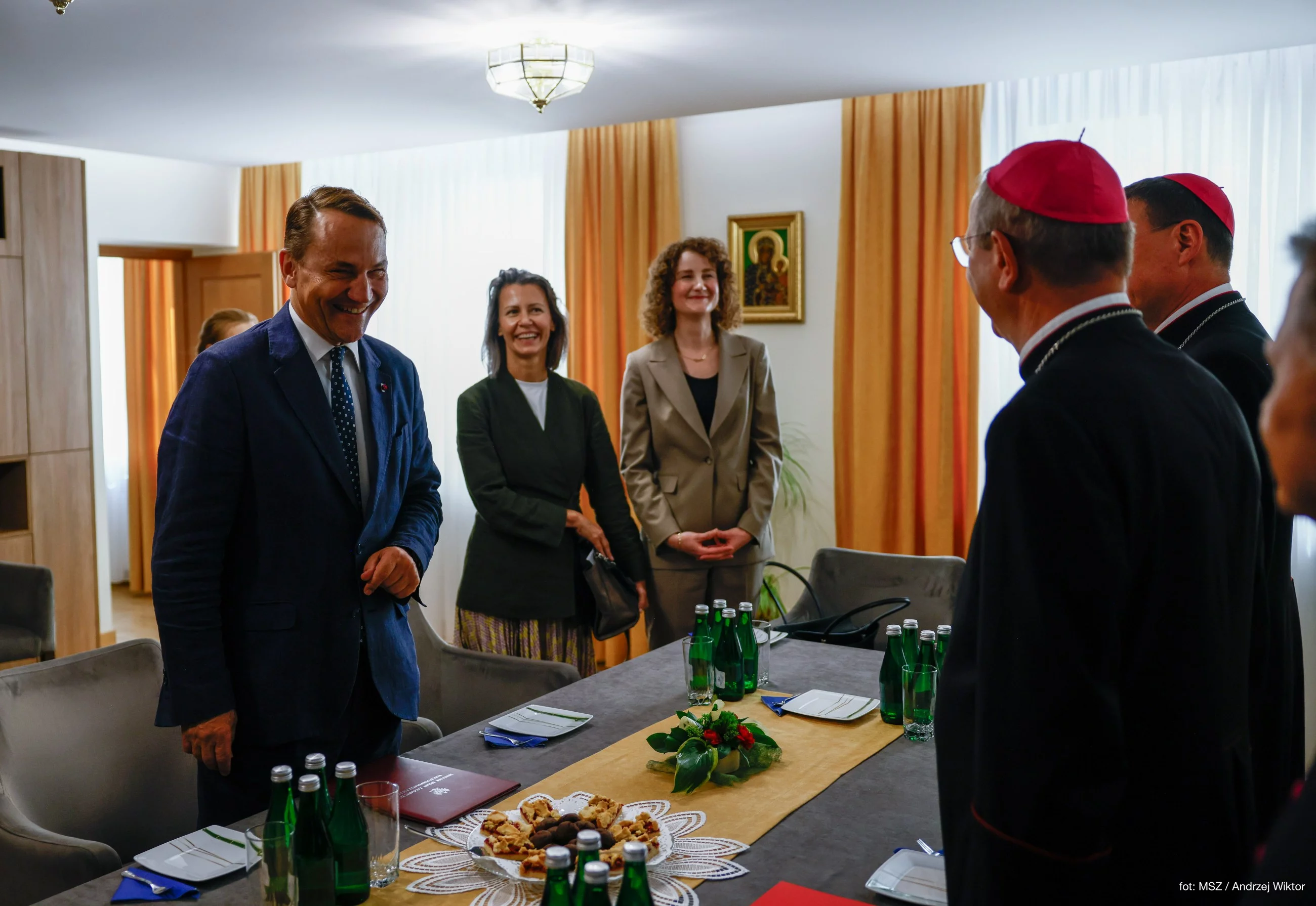 Spotkanie wicepremiera Radosława Sikorskiego z przewodniczącym KEP abp. Tadeuszem Wojdą