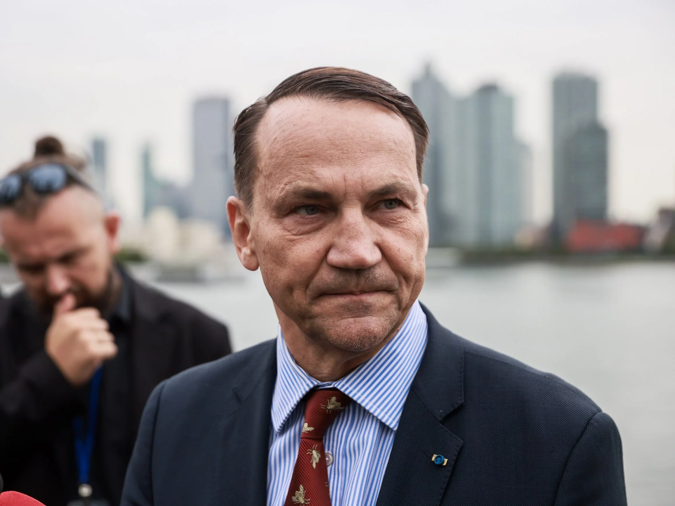 Fala komentarzy po słowach Sikorskiego o Nawrockim. "Niech się pan opamięta"