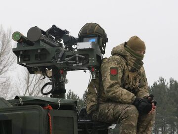 Siły Zbrojne Ukrainy. System przeciwlotniczy Stinger zamontowany na Humvee