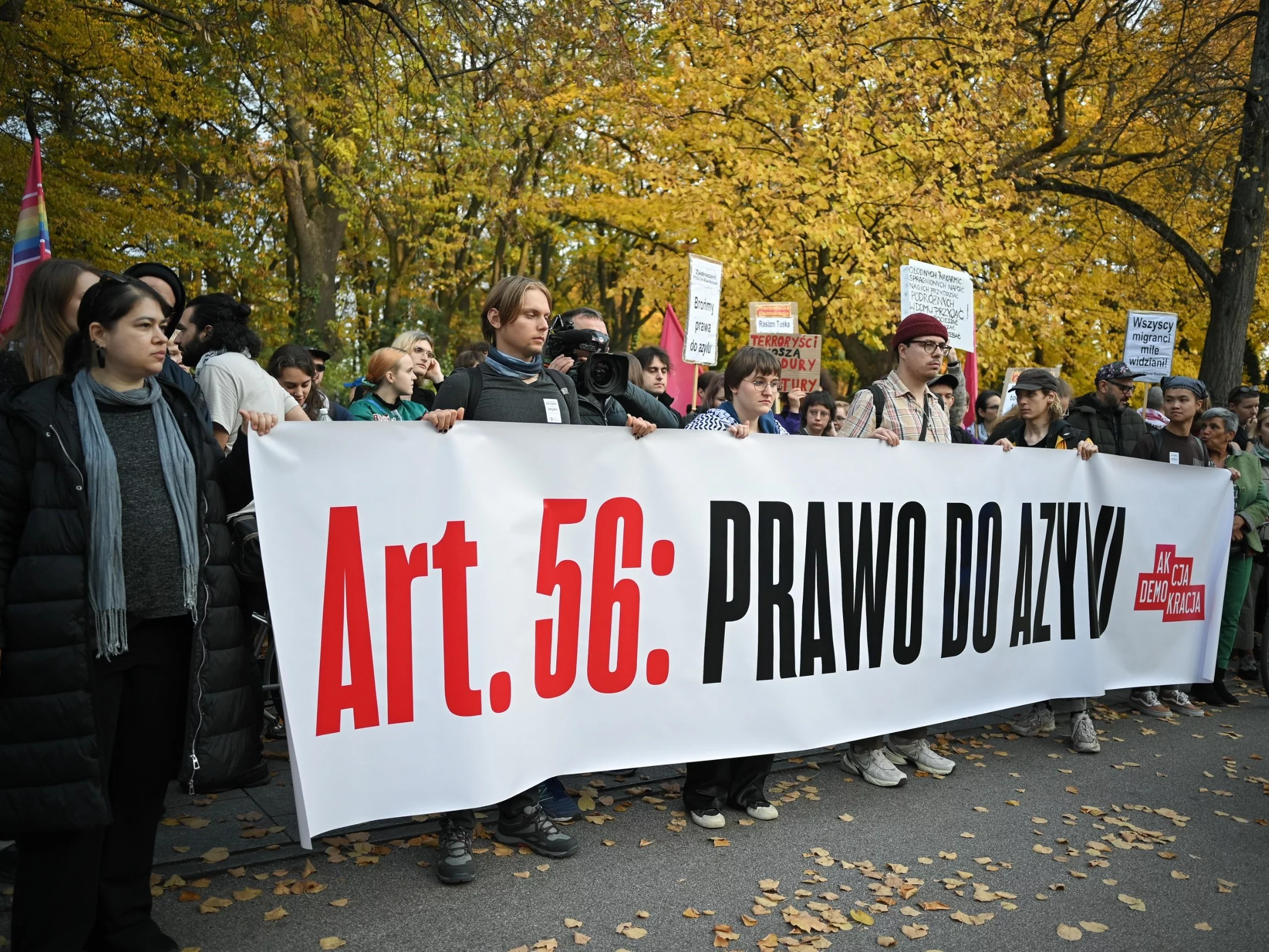 Protest przed siedzibą KPRM przeciwko rządowej strategii migracyjnej i w obronie prawa do azylu