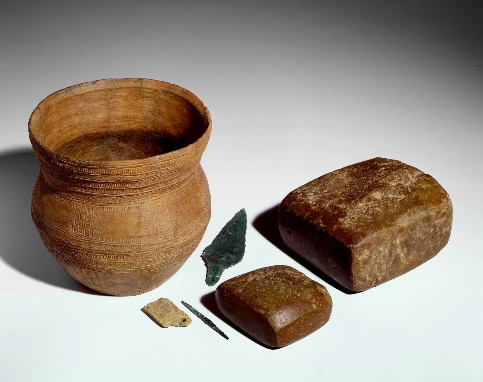 Wyroby ceramiczne i metalowe kultury pucharów dzwonowatych