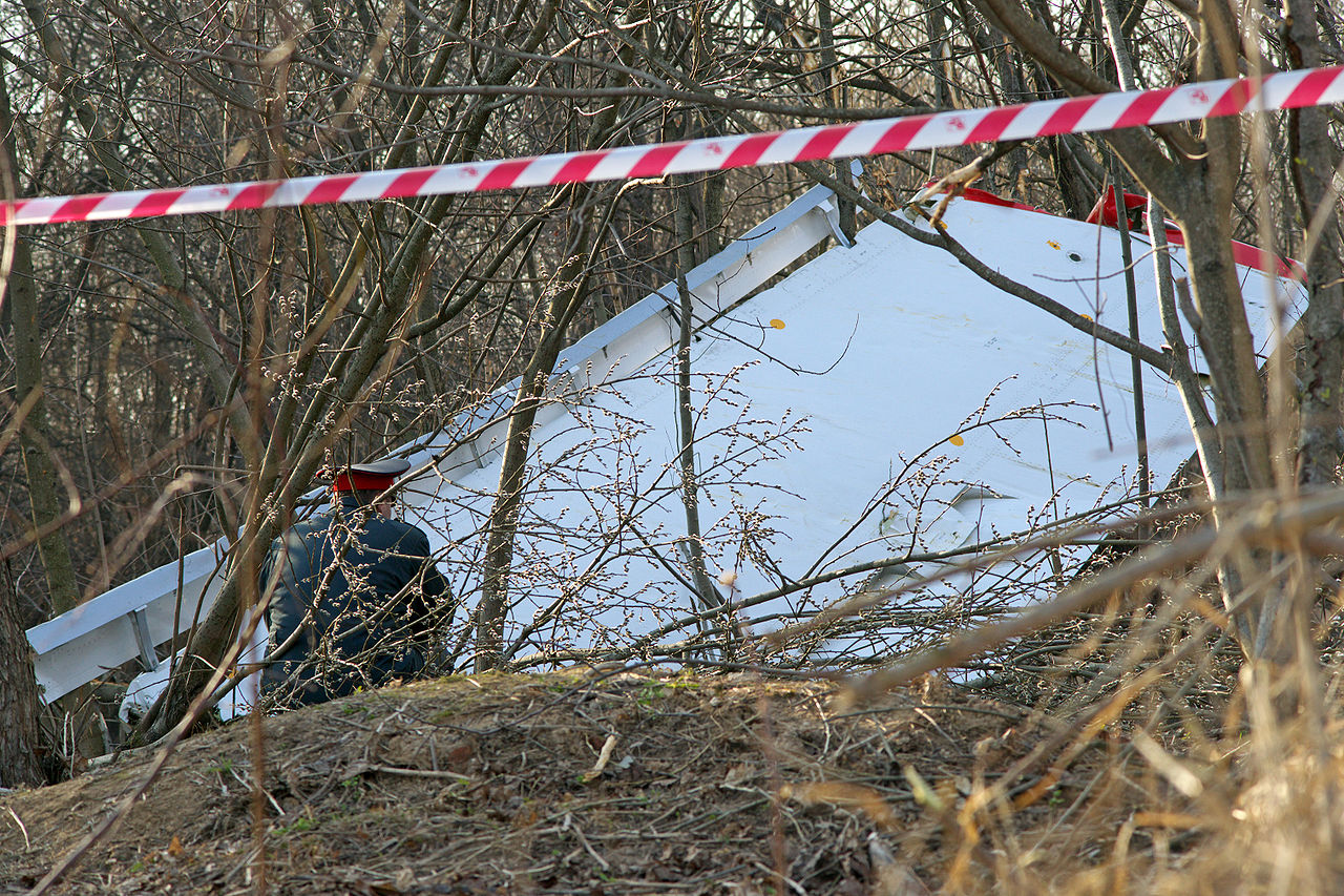 Fragment oderwanego skrzydła Tu-154M