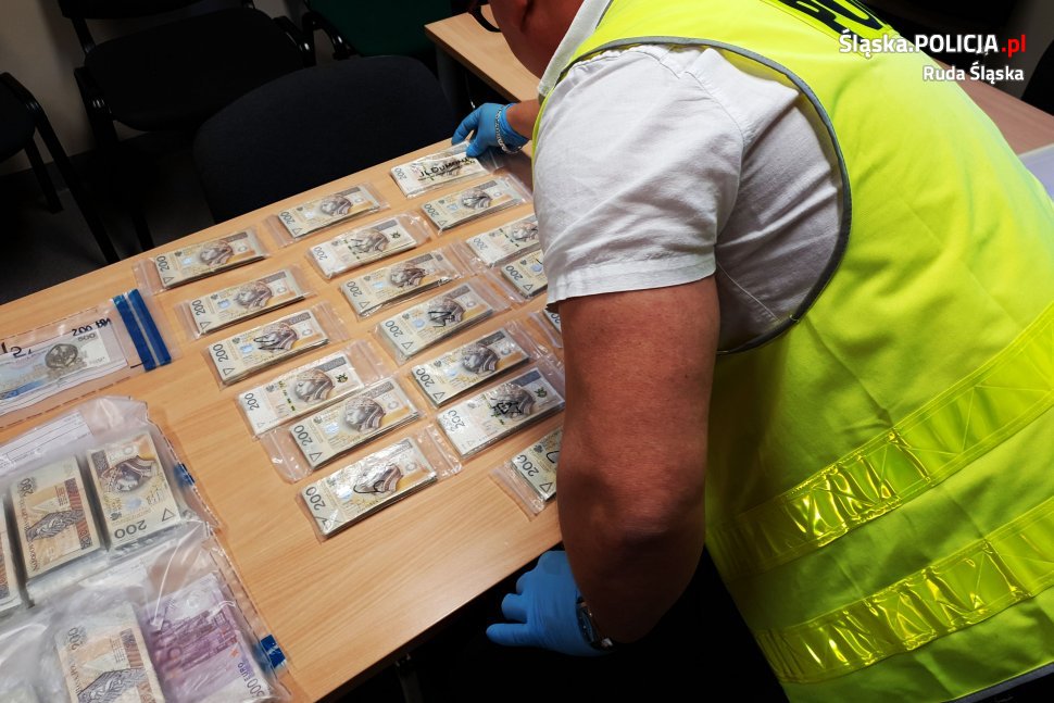 Pieniądze i kosztowności trzymał w domowym sejfie starszy mężczyzna