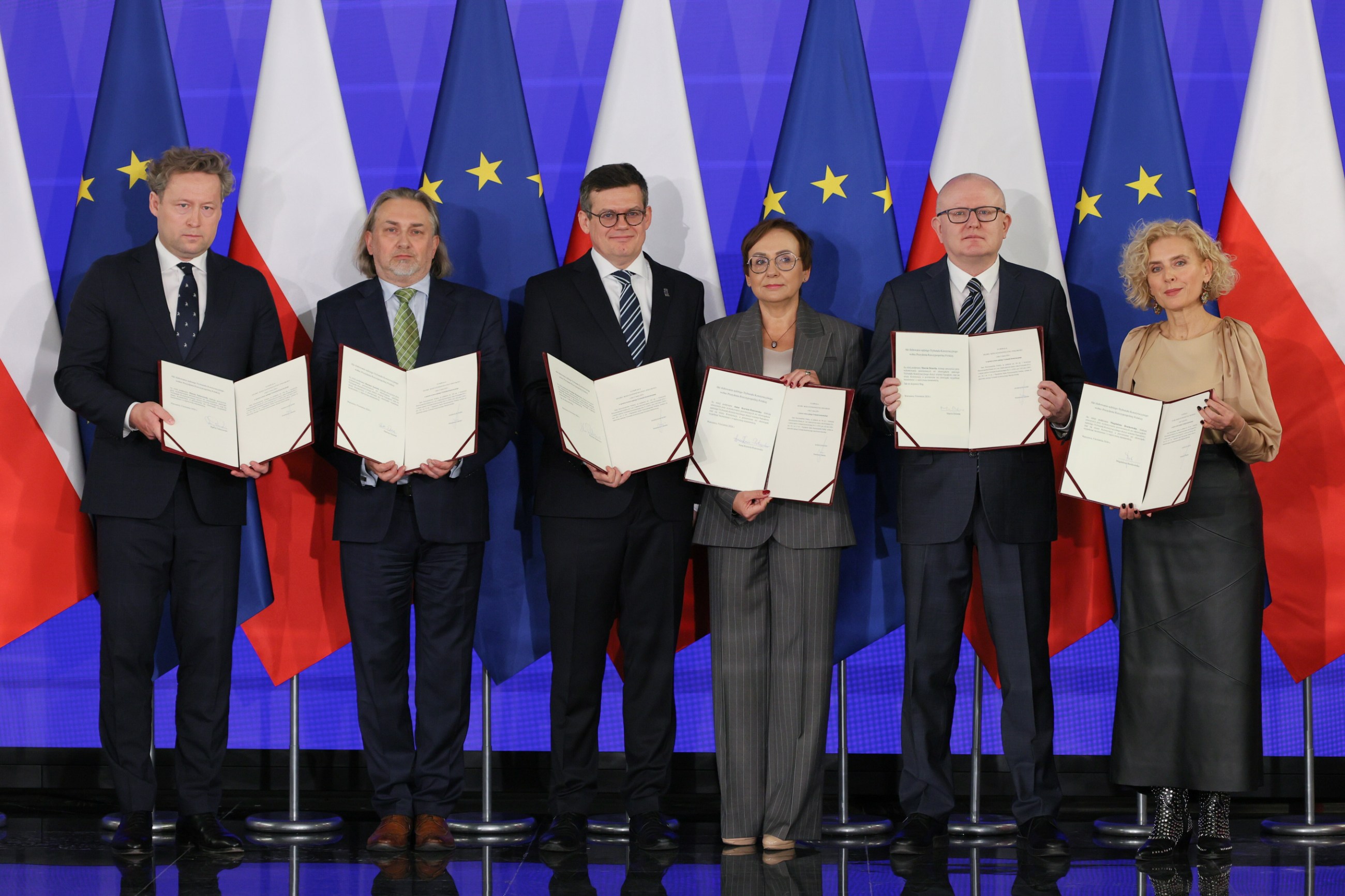 Nowi sędziowie TK złożyli "ślubowanie" w Sejmie