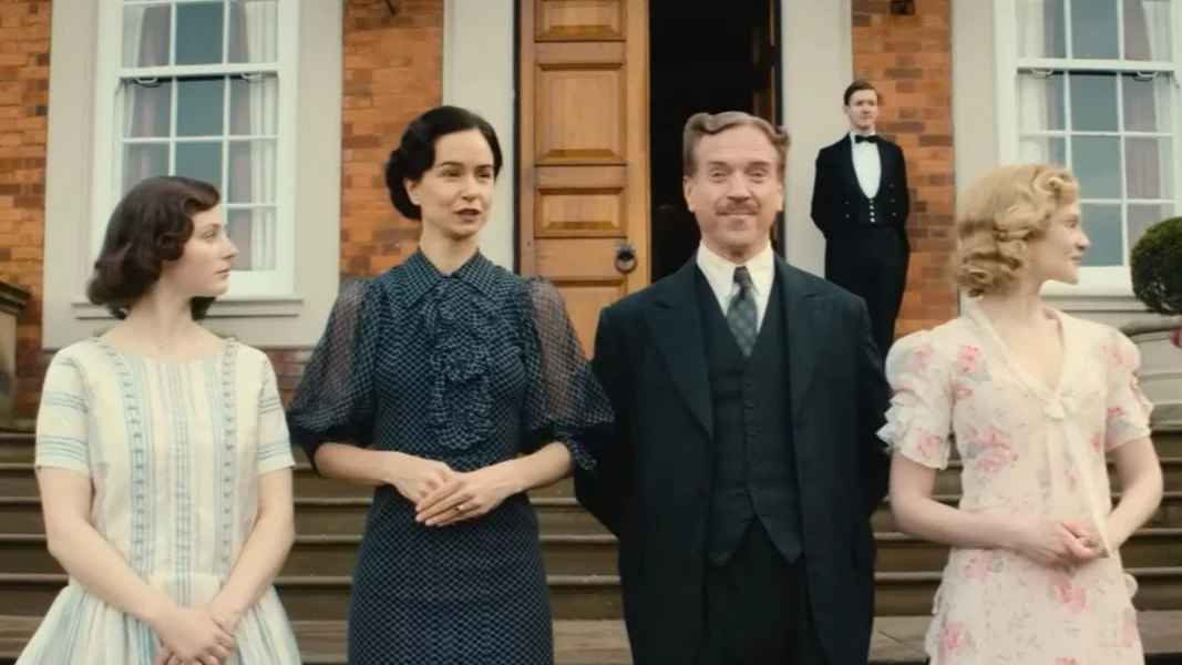 Kadr z filmu "Wujowy dwór"