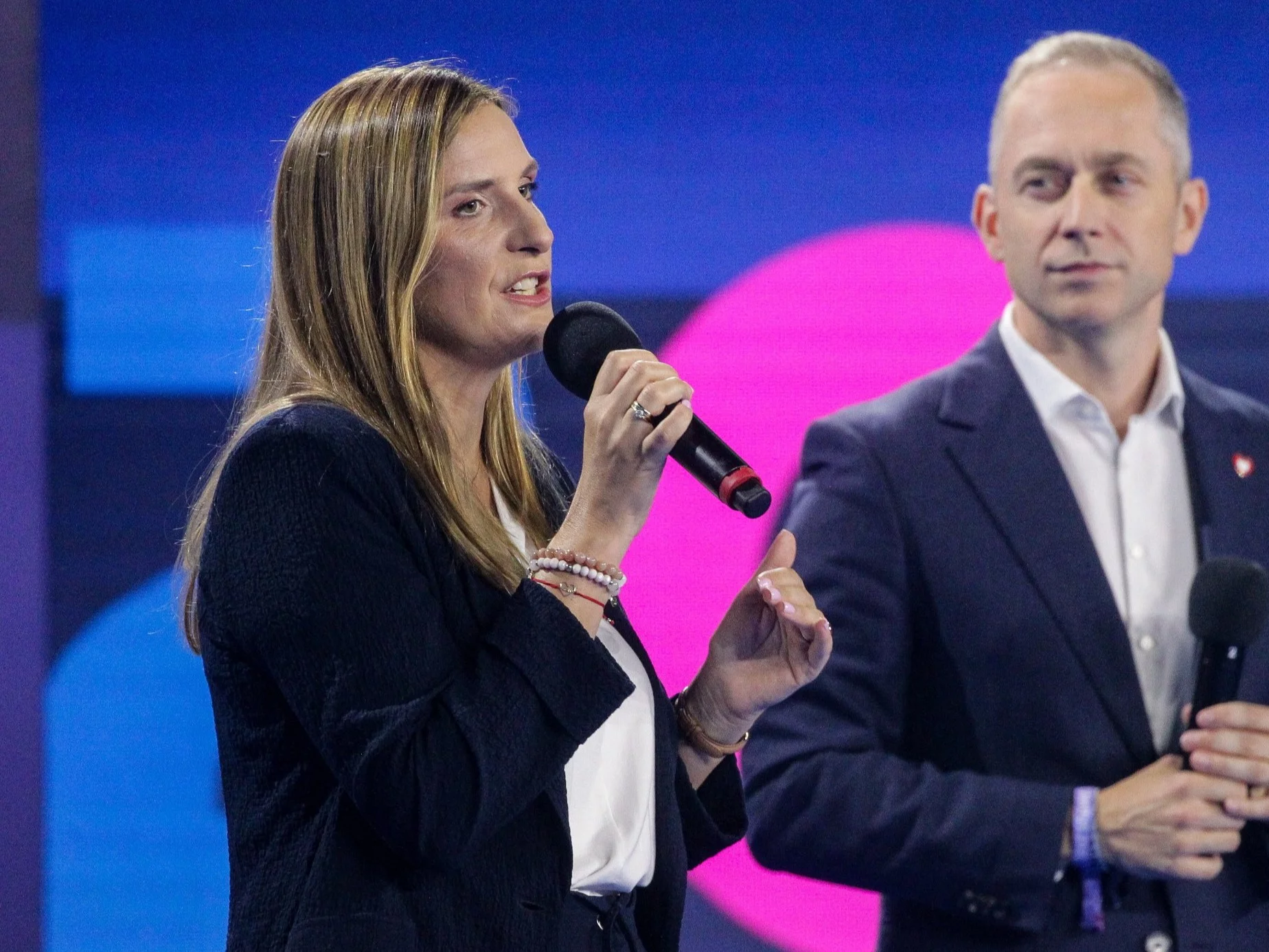 Wiceministrowie obrony narodowej Magdalena Sobkowiak-Czarnecka (L) i Cezary Tomczyk (P)