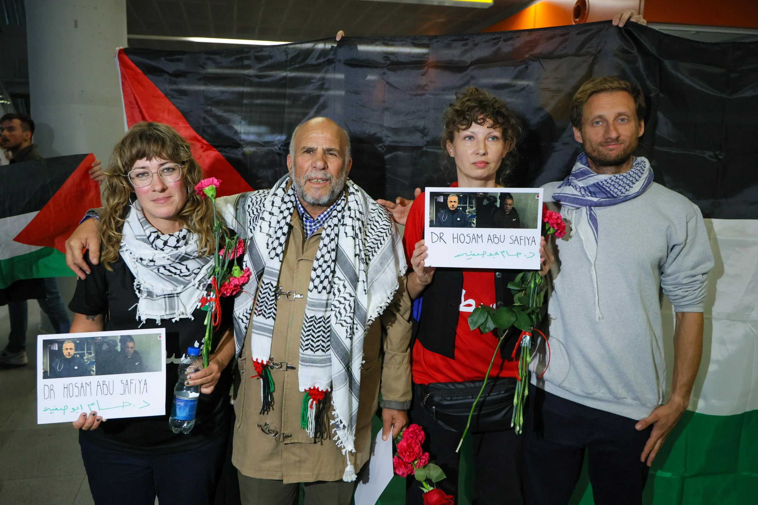 Kto powinien pokryć koszty ewakuacji obywateli RP? Polacy zabrali głos