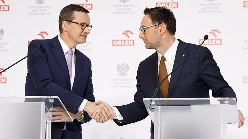 Premier Mateusz Morawiecki i prezes Orlenu Daniej Obajtek