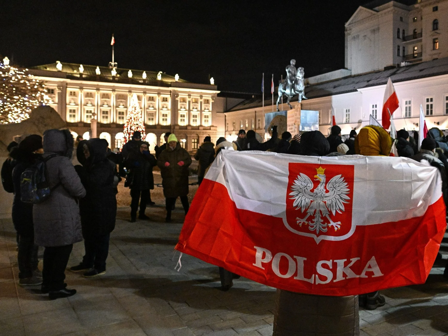 Uczestnicy protestu przed Pałacem Prezydenckim w Warszawie