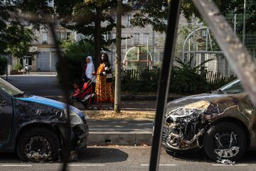 Spalone samochody. We Francji trwają zamieszki wywołane przez imigrantów