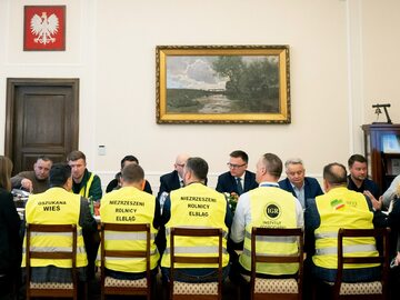 Spotkanie delegacji protestujących rolników z marszałkiem Sejmu Szymonem Hołownią