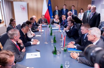 Spotkanie liderów V4 z prezydentem Francji Emmanuelem Macronem