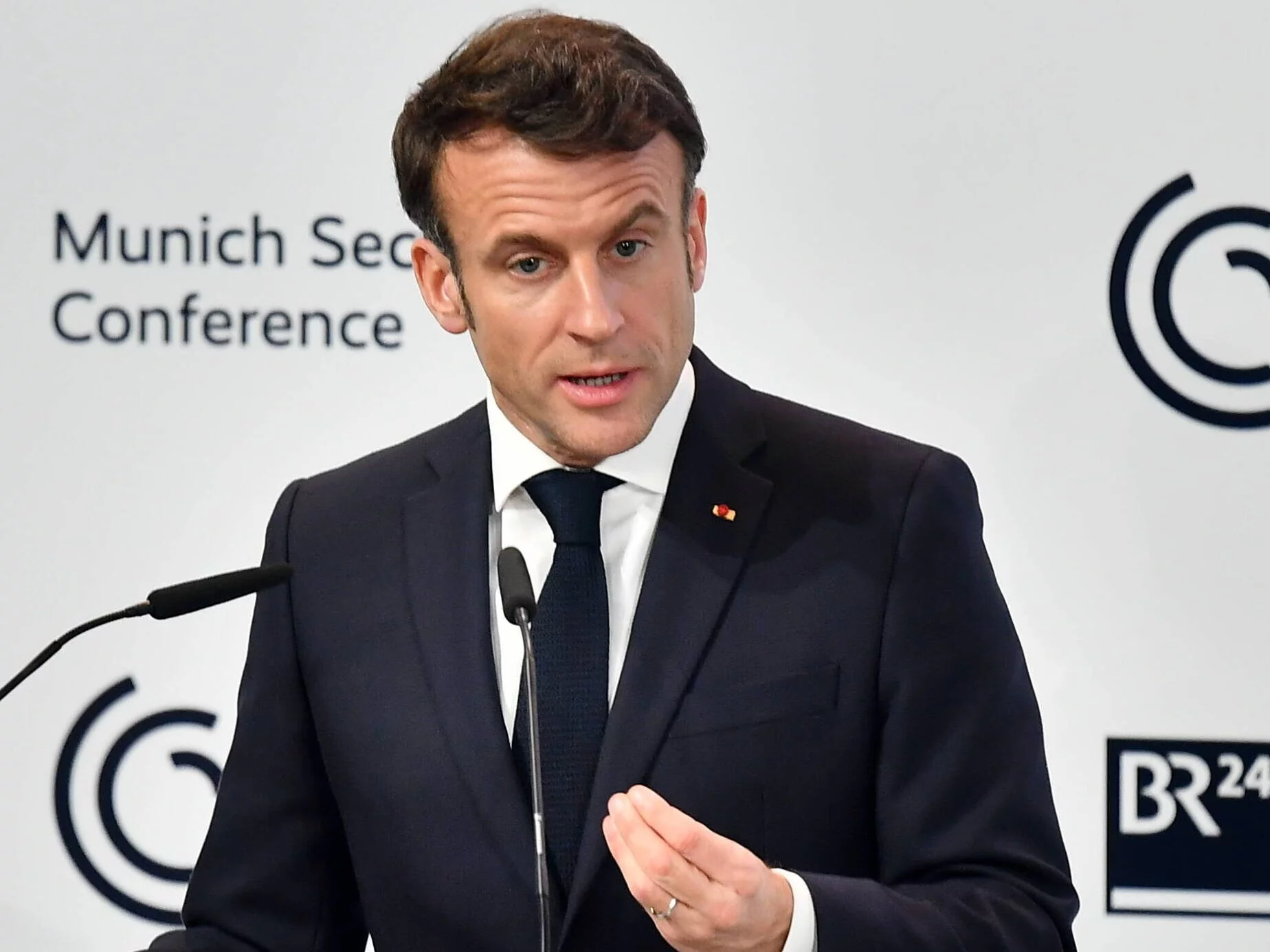 Prezydent Francji Emmanuel Macron podczas Konferencji Bezpieczeństwa w Monachium