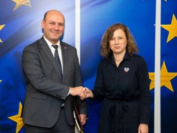 Spotkanie ministra ds. europejskich Szymona Szynkowskiego vel Sęka z wiceszefową KE Verą Jourovą