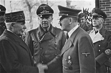 Spotkanie Phillippe'a Pétaina i Adolfa Hitlera, 24 października 1940 r. Fot: Bundesarchiv, Bild 183-H25217 / CC-BY-SA 3.0