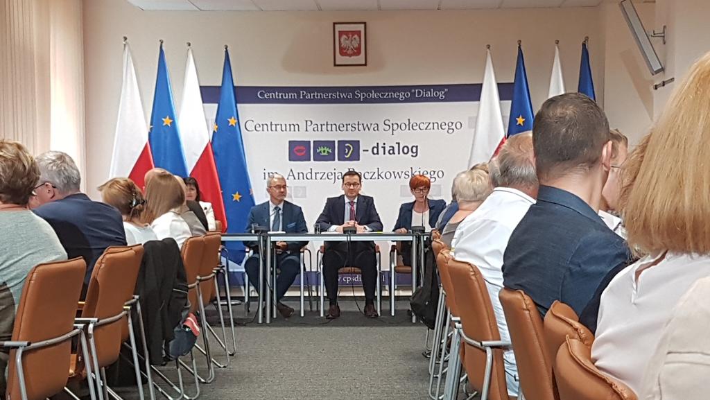 Premier Mateusz Morawiecki w Centrum Partnerstwa Społecznego "Dialog"