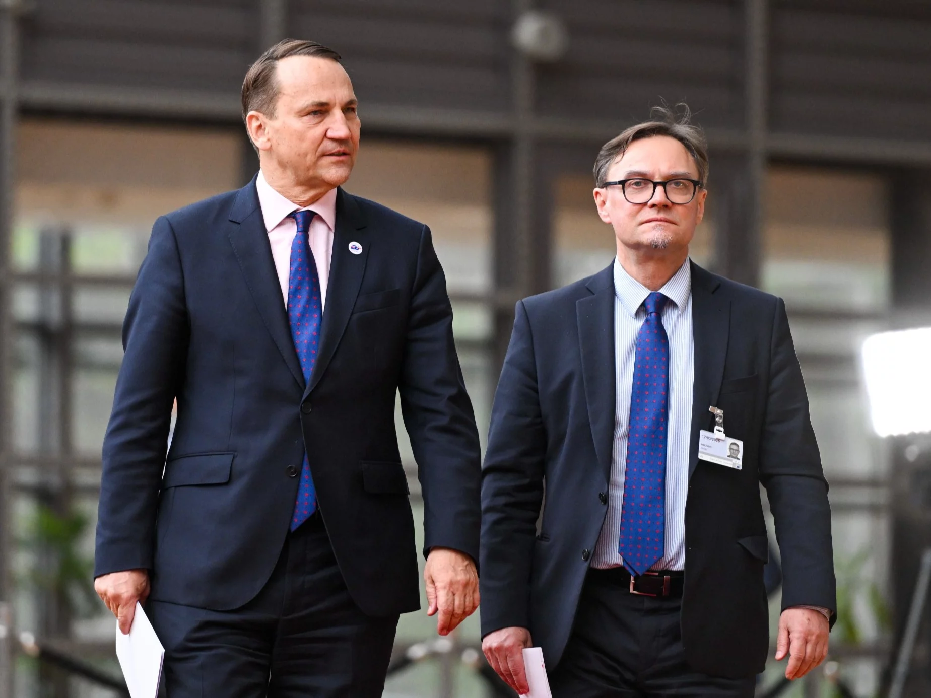 Szef MSZ Radosław Sikorski i rzecznik MSZ Paweł Wroński