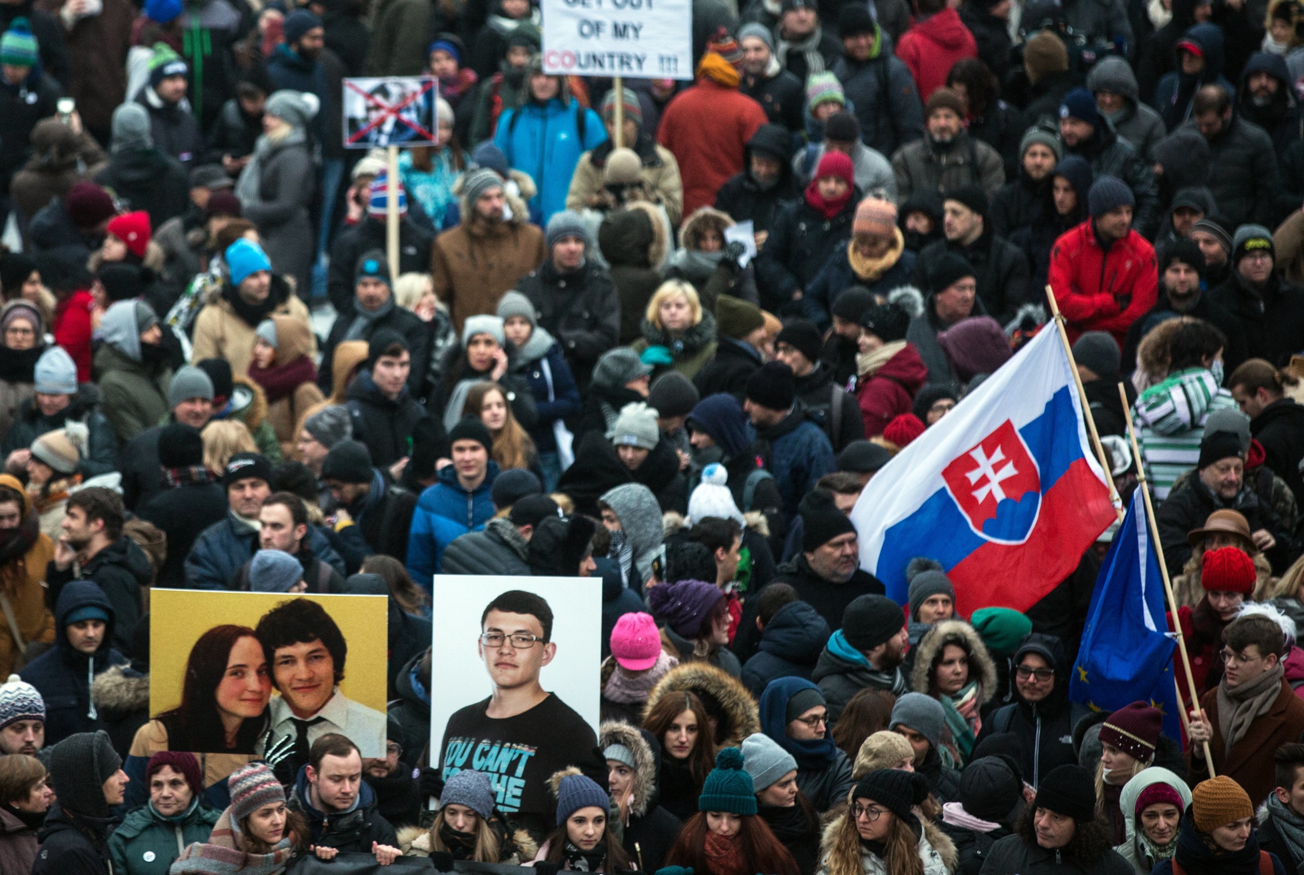 W całym kraju odbyły się  antyrządowe protesty, których głównym hasłem jest wyjaśnienie śmierci dziennikarza oraz niejasnych powiązań polityków z zatrzymanymi osobami.