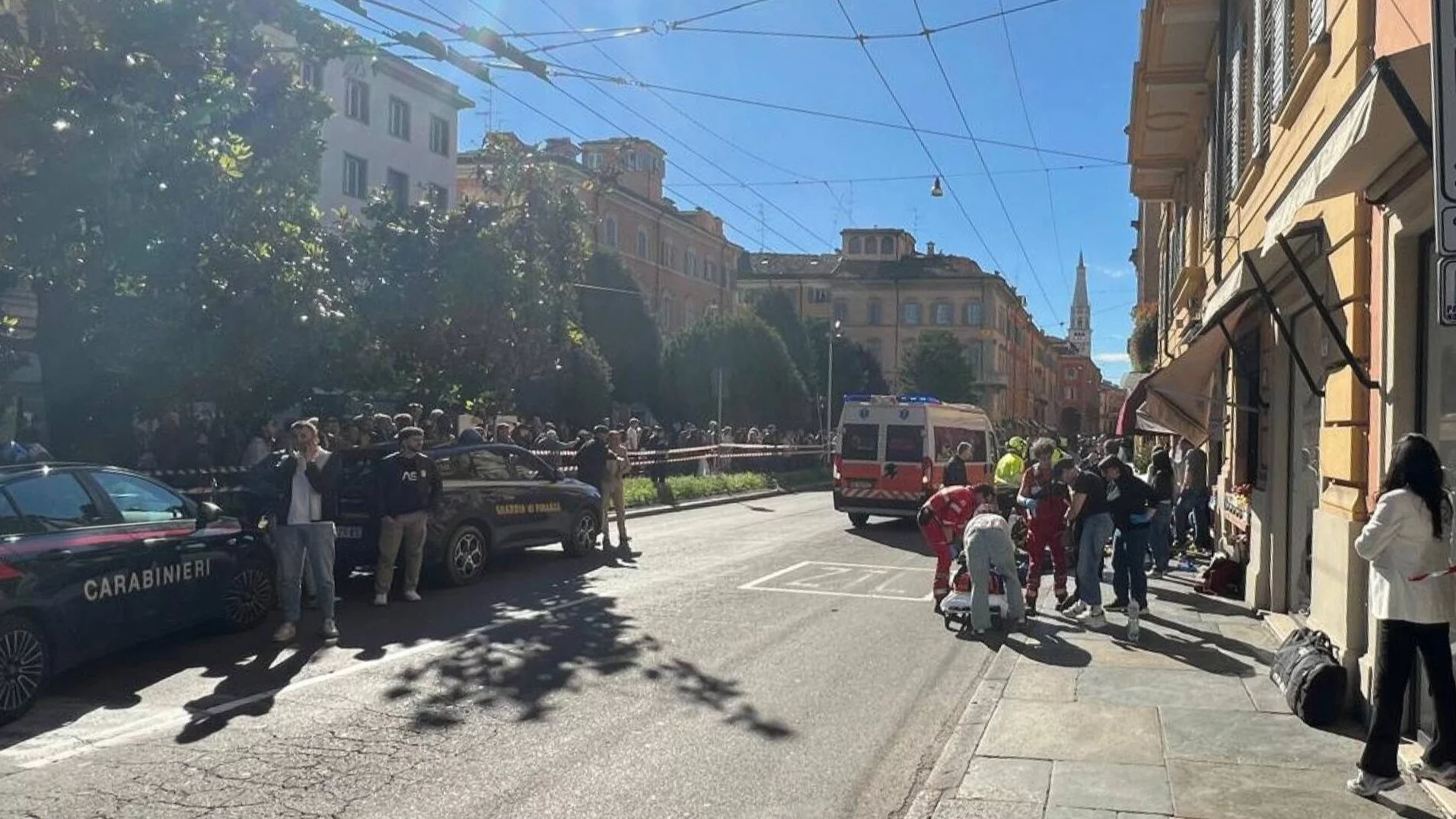 Rozbite auto w Modenie. Marokańczyk wjechał autem w przechodniów