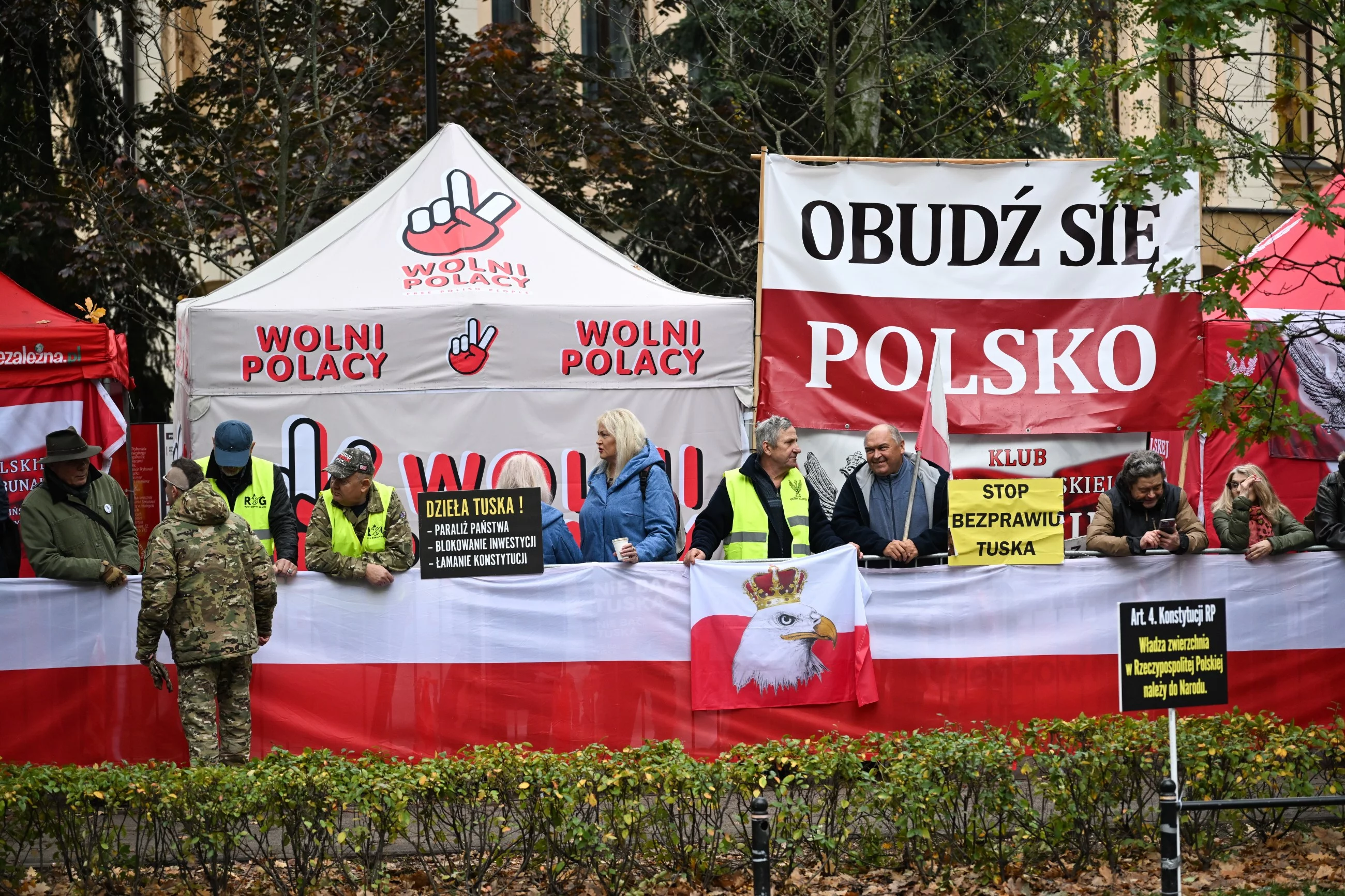 Protest przed siedzibą Trybunału Konstytucyjnego w Warszawie