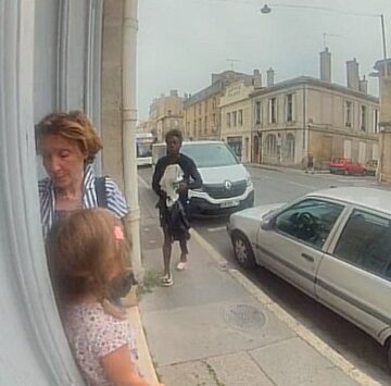 Starsza kobieta i jej wnuczka napadnięte w w Bordeaux