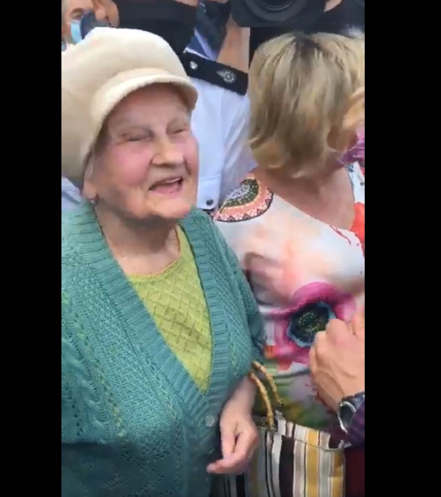 Jeszcze tak dobrze nie miałam, jak teraz – wyznała starsza kobieta, która podeszła do prezydenta podczas spotkania w Opocznie.