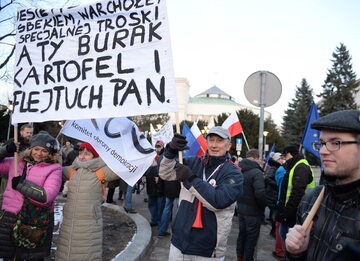 Strajk obywatelski w obronie niezawisłości sądów przed Sejmem