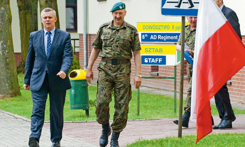 minister obrony narodowej siemoniak