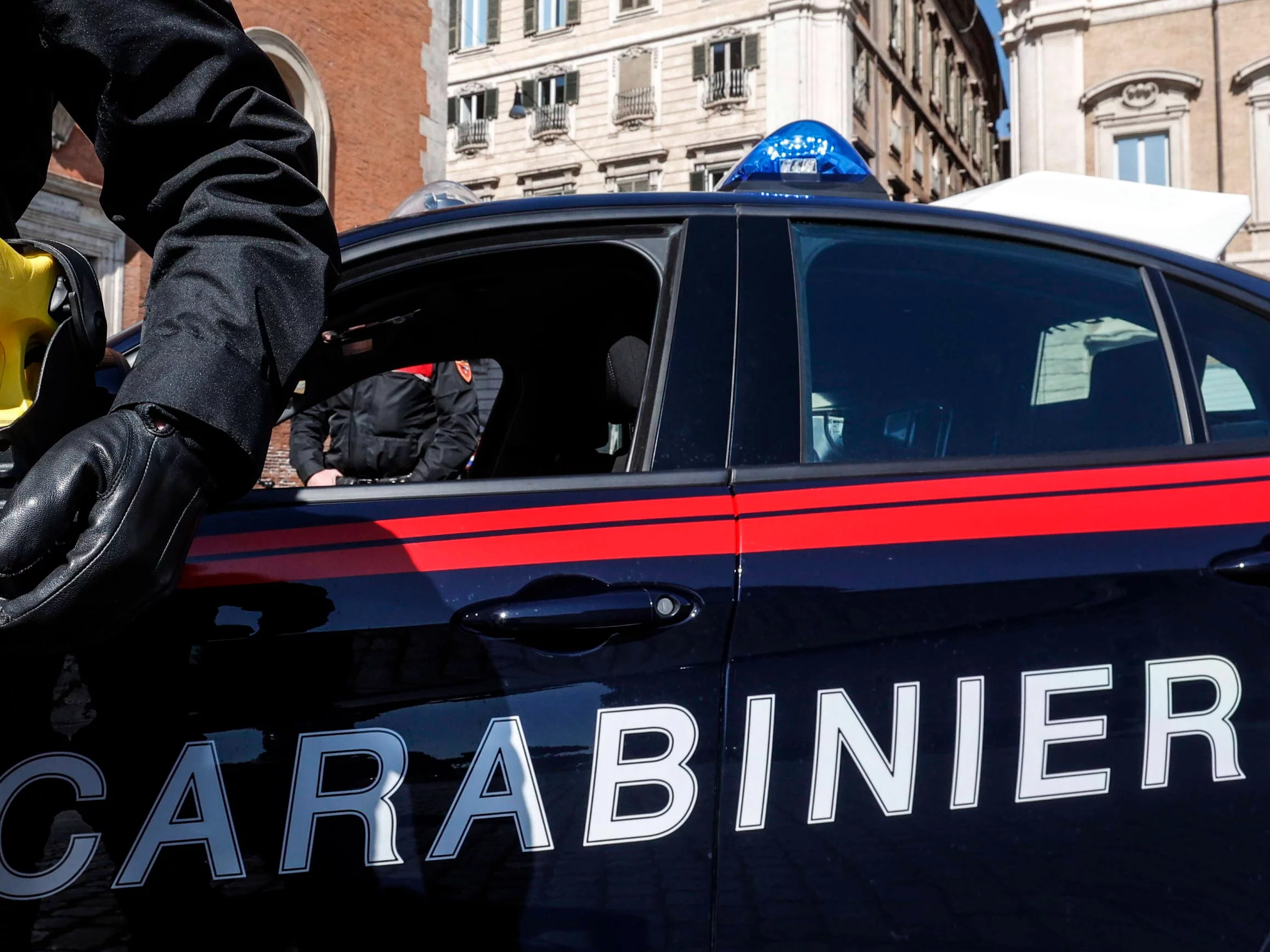 Włoska policja, zdjęcie ilustracyjne