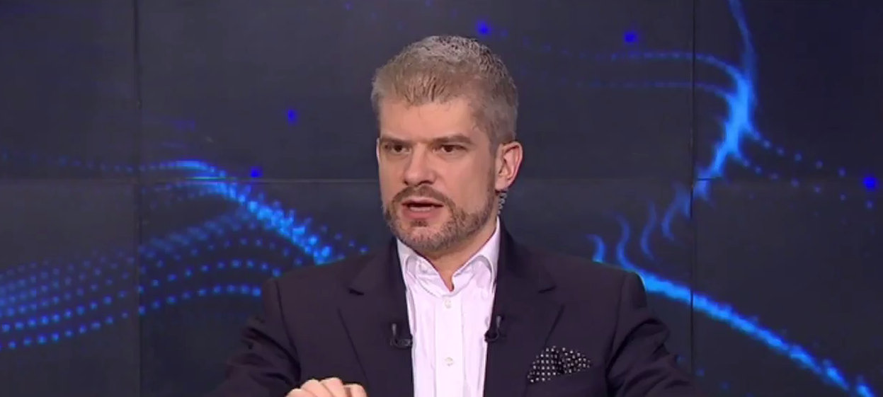 Piotr Gembarowski na antenie Superstacji