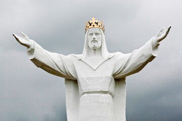 Świebodzin. Figura Jezusa Chrystusa Króla Wszechświata