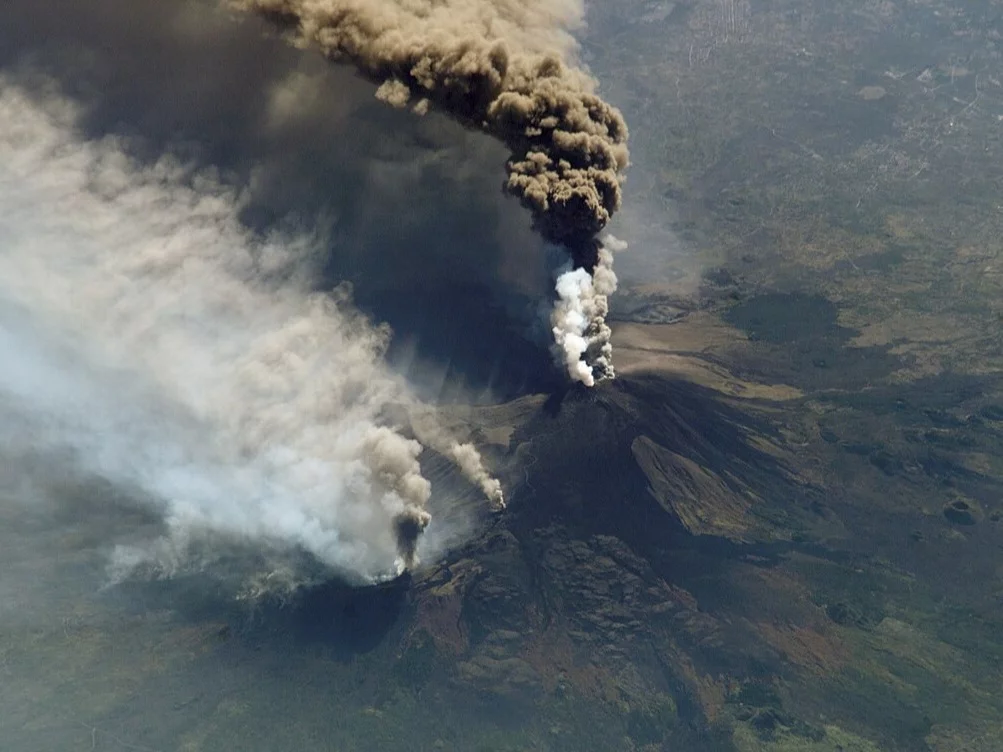 Wulkan Etna podczas erupcji