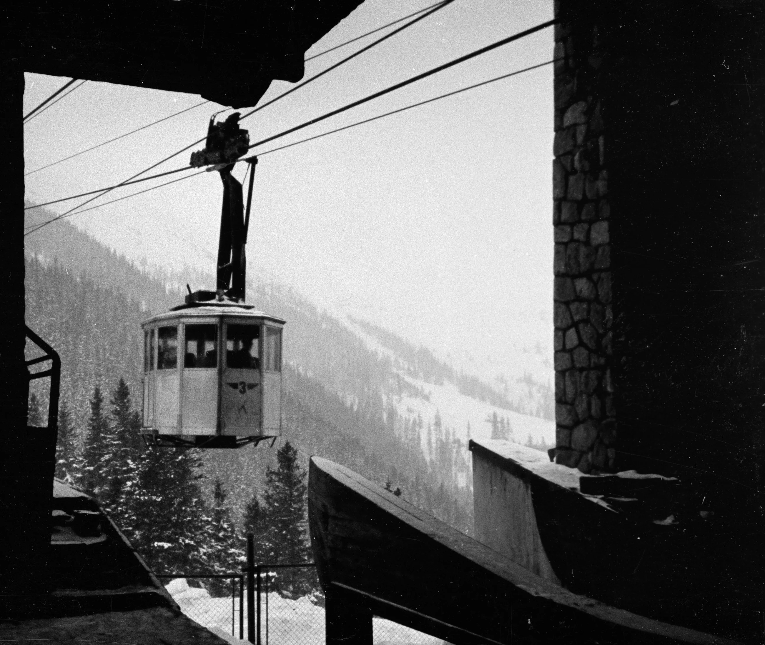 Kasprowy Wierch - kolejka linowa na szczyt z Kuźnic. Zdjęcie z lat 50