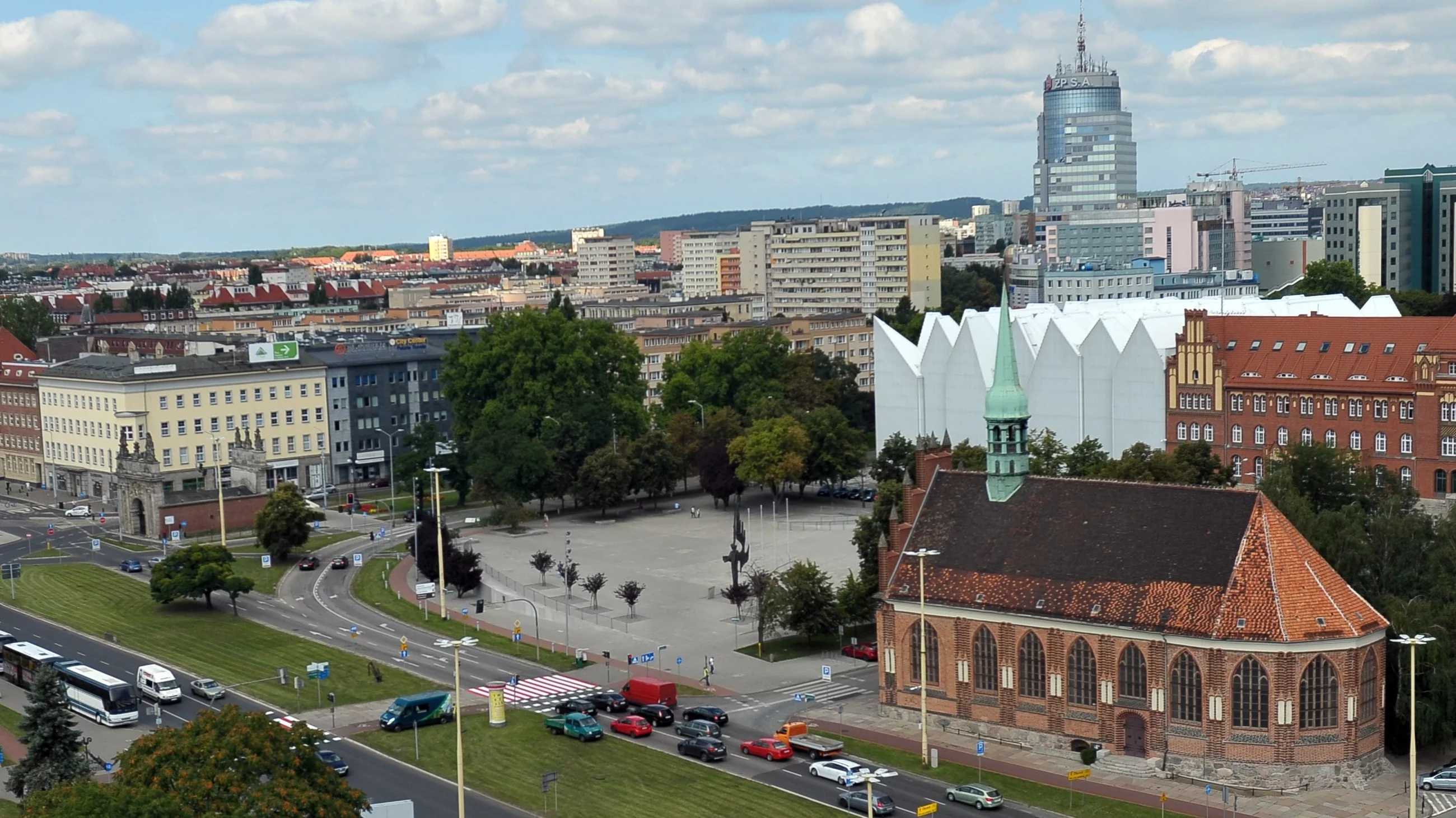 Panorama Szczecina z widokiem na Plac Solidarność i filharmonię