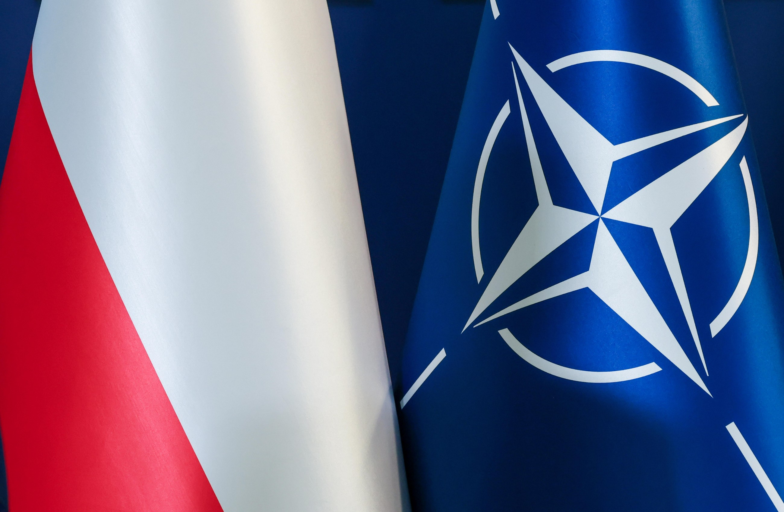 Flagi Polski i NATO