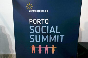 Szczyt Społeczny w centrum kongresowym w Porto