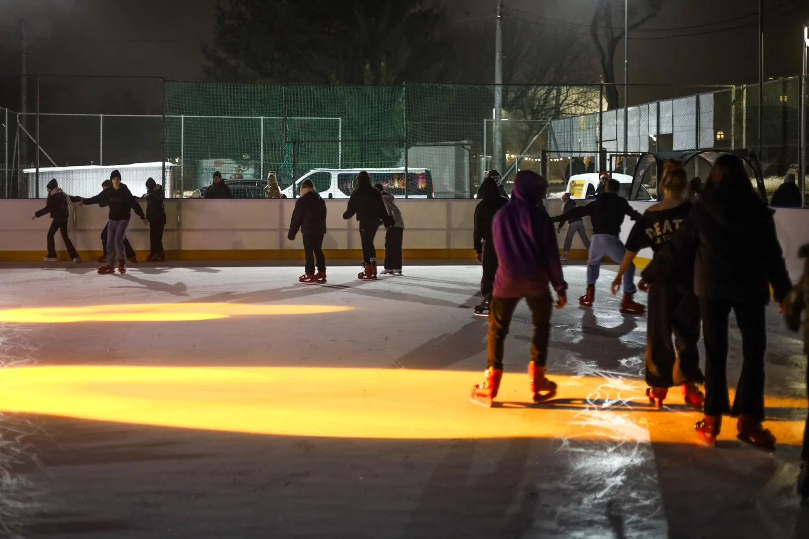 Hucznie otwarte lodowisko zamknięte po kilku dniach. Kuriozalny komunikat miasta