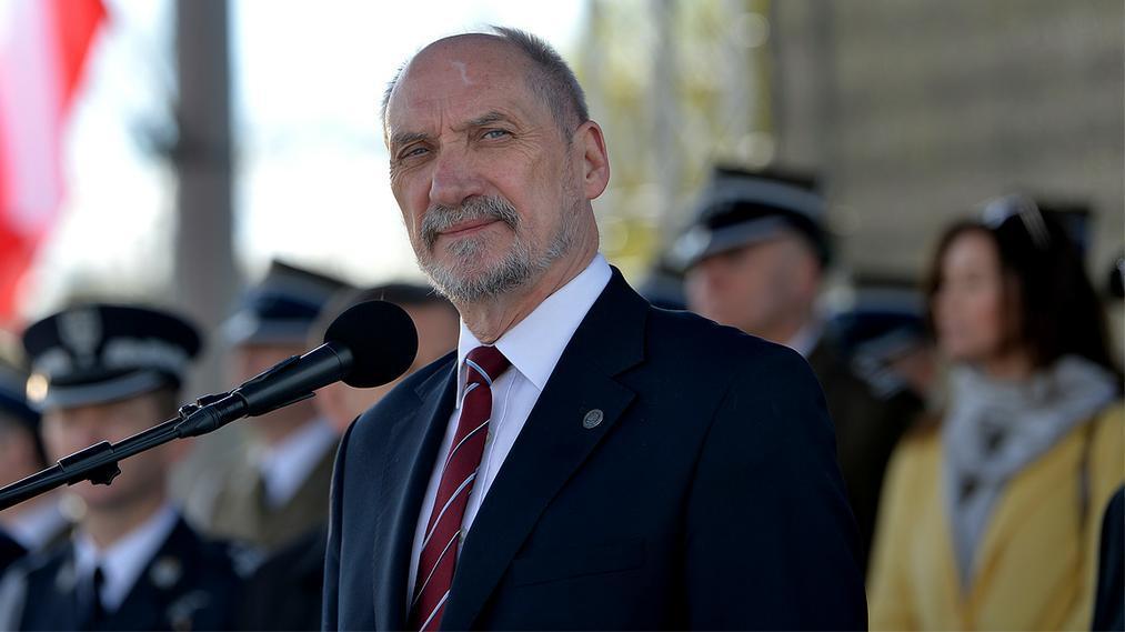Antoni Macierewicz, szef MON