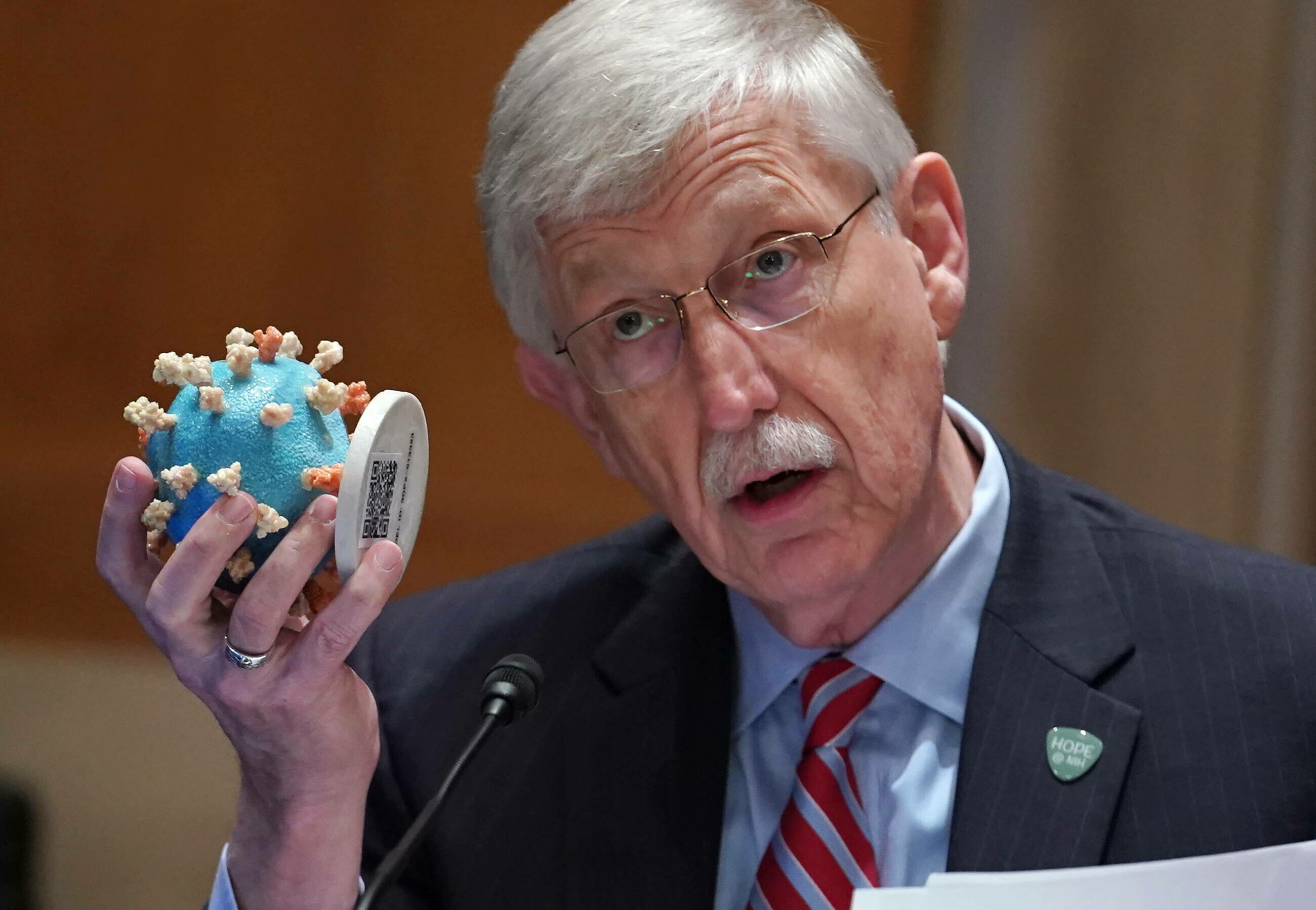 Francis Collins: Rodzice powinni nosić maski w domu - Vimarsana News